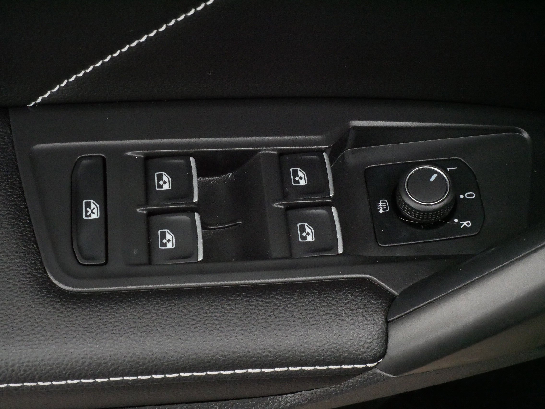 Certified 2023 Volkswagen Tiguan SE image 19