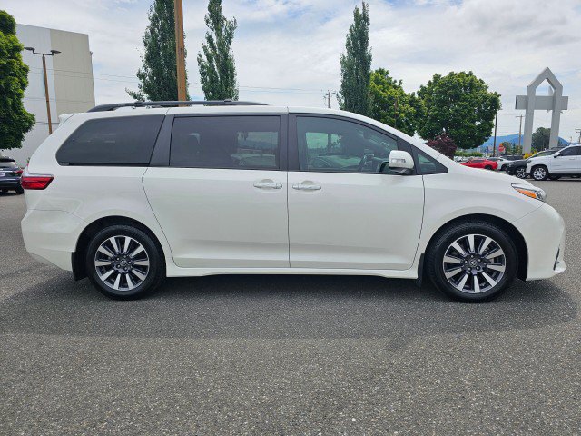 Used 2020 Toyota Sienna Limited FWD image 2