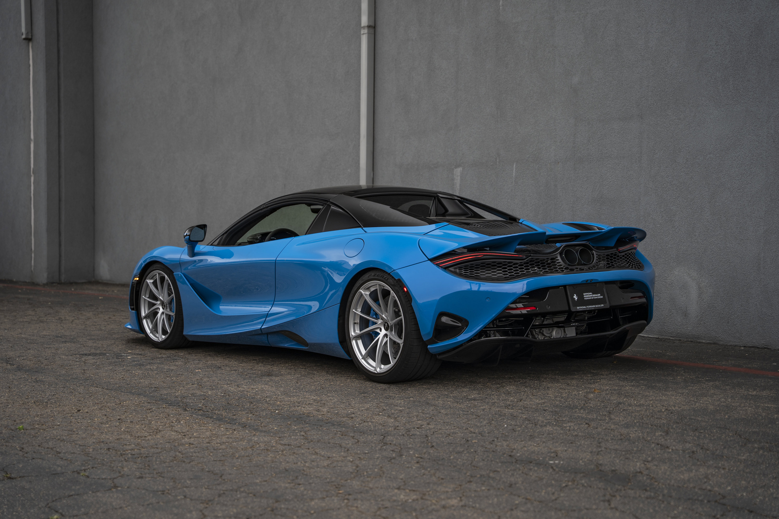 Used 2026 McLaren 750S Spider RWD image 11