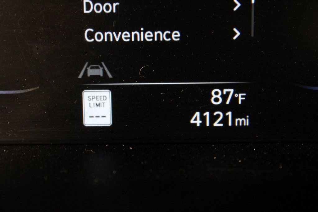 Certified 2025 Hyundai Elantra Sport image 25