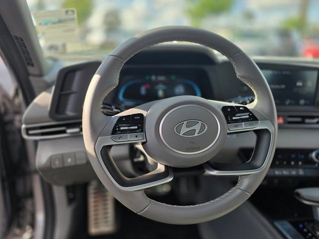 Certified 2025 Hyundai Elantra Sport image 17