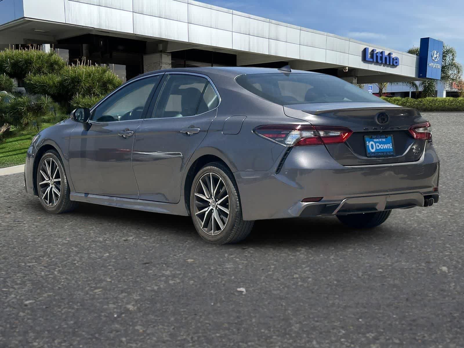 Used 2023 Toyota Camry SE FWD image 7