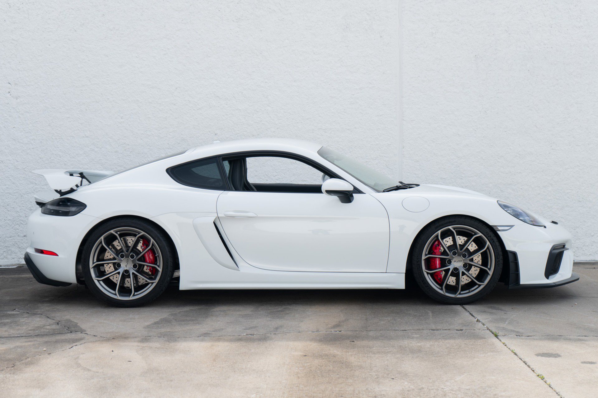 Used 2022 Porsche 718 Cayman GT4 image 3