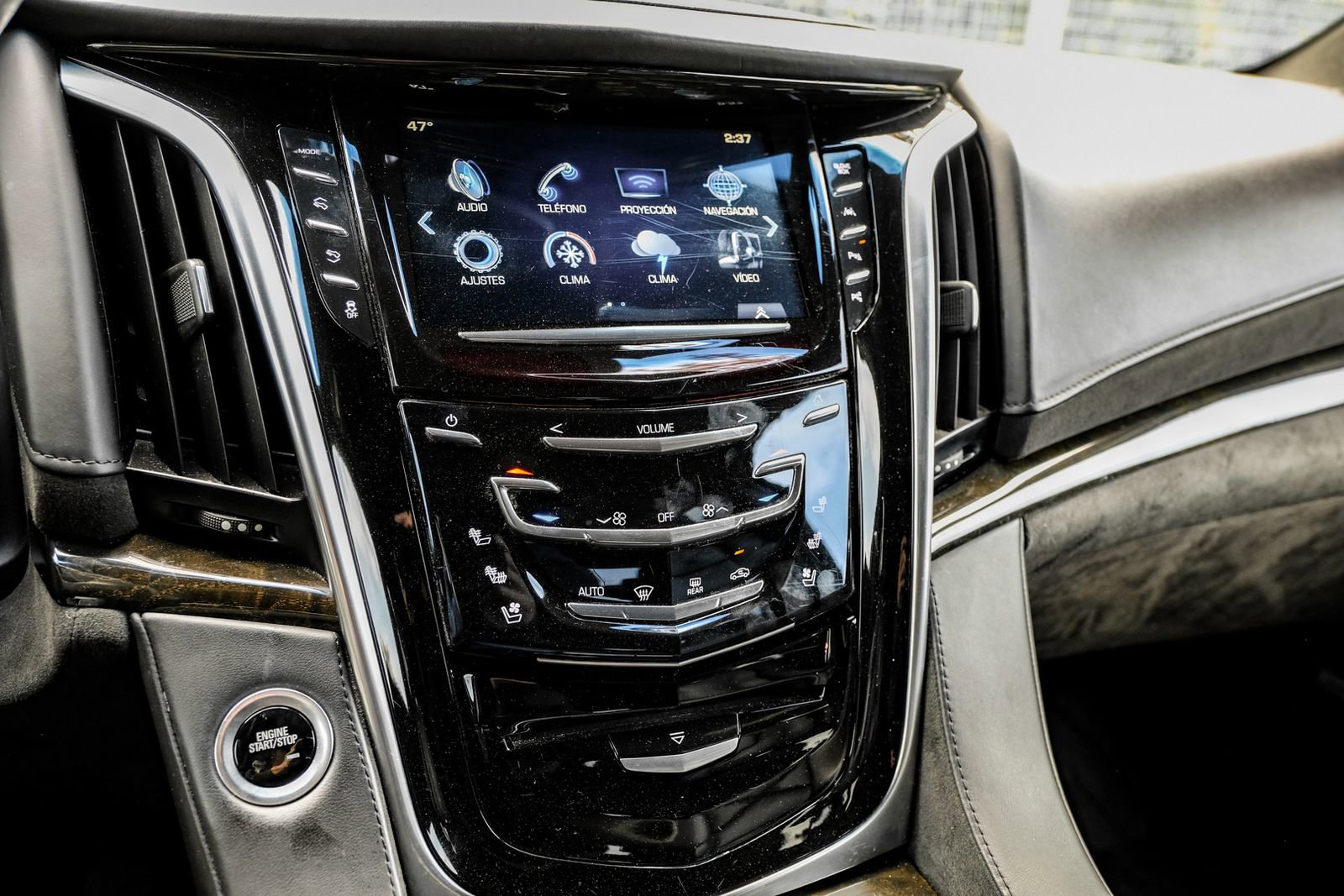 Used 2019 Cadillac Escalade ESV Platinum image 24