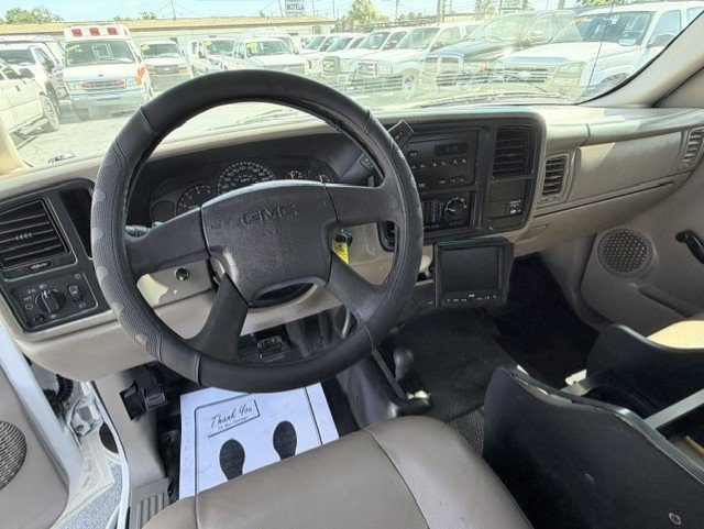 Used 2006 GMC Sierra 2500 W/T w/ Heavy-Duty Power Package AWD/4WD image 13