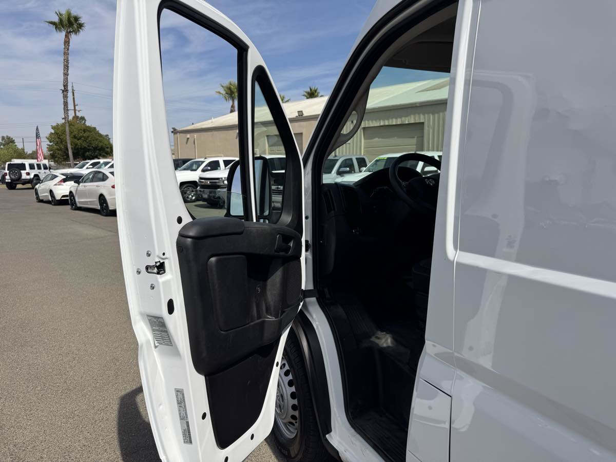 Used 2025 RAM ProMaster 2500 FWD image 26