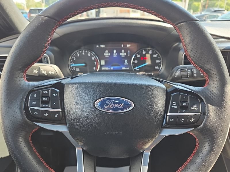 Used 2023 Ford Explorer ST-Line w/ Class IV Trailer Tow Package AWD/4WD image 31