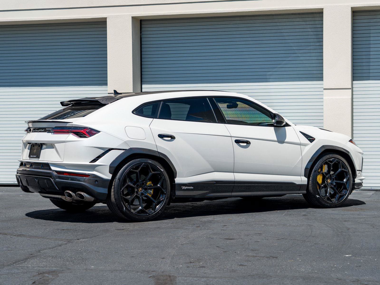 Used 2024 Lamborghini Urus Performante AWD/4WD image 6