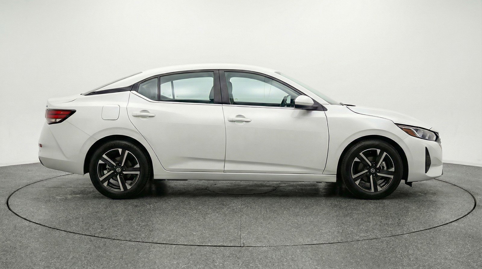 Used 2025 Nissan Sentra SV FWD image 11