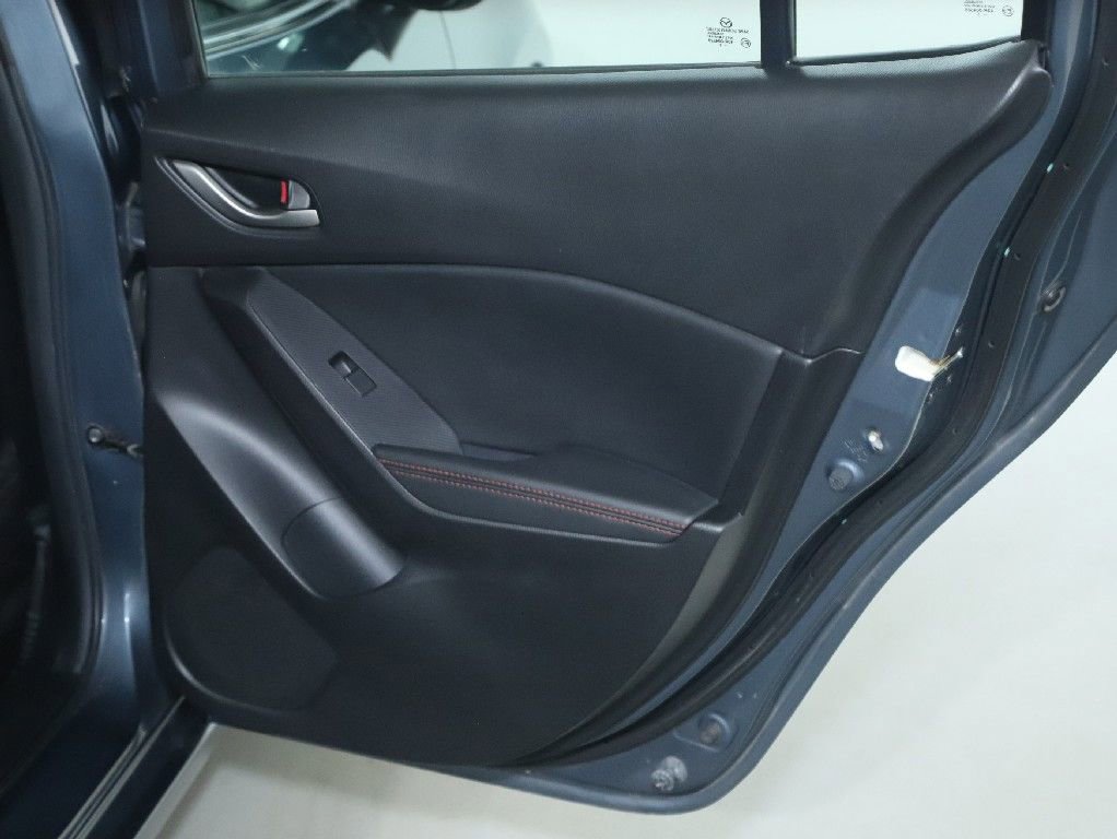 Used 2015 MAZDA MAZDA3 i Grand Touring FWD image 34