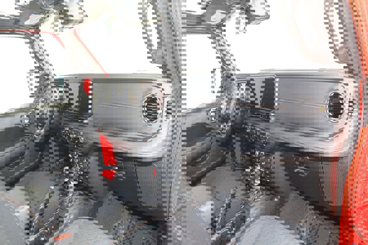 Used 2025 Jeep Gladiator Mojave image 40