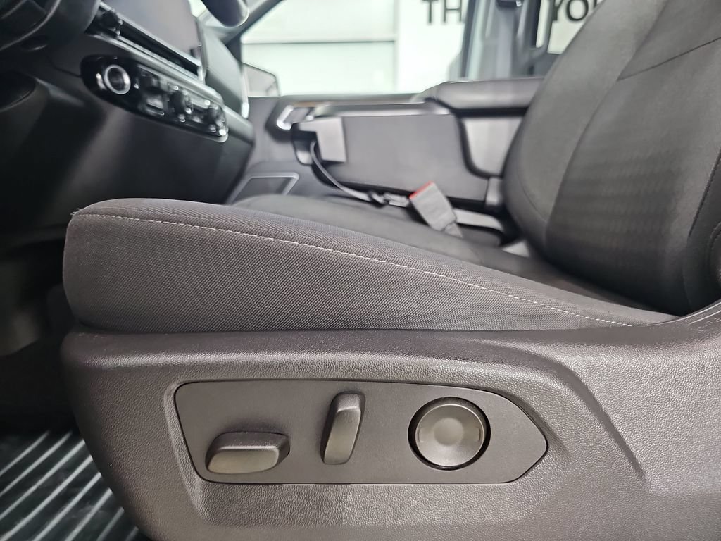 Certified 2025 Chevrolet Silverado 1500 LT AWD/4WD image 34