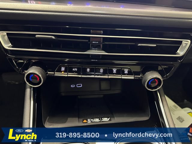 New 2027 Chevrolet Traverse LT w/ Sun and Wheel Package AWD/4WD image 13