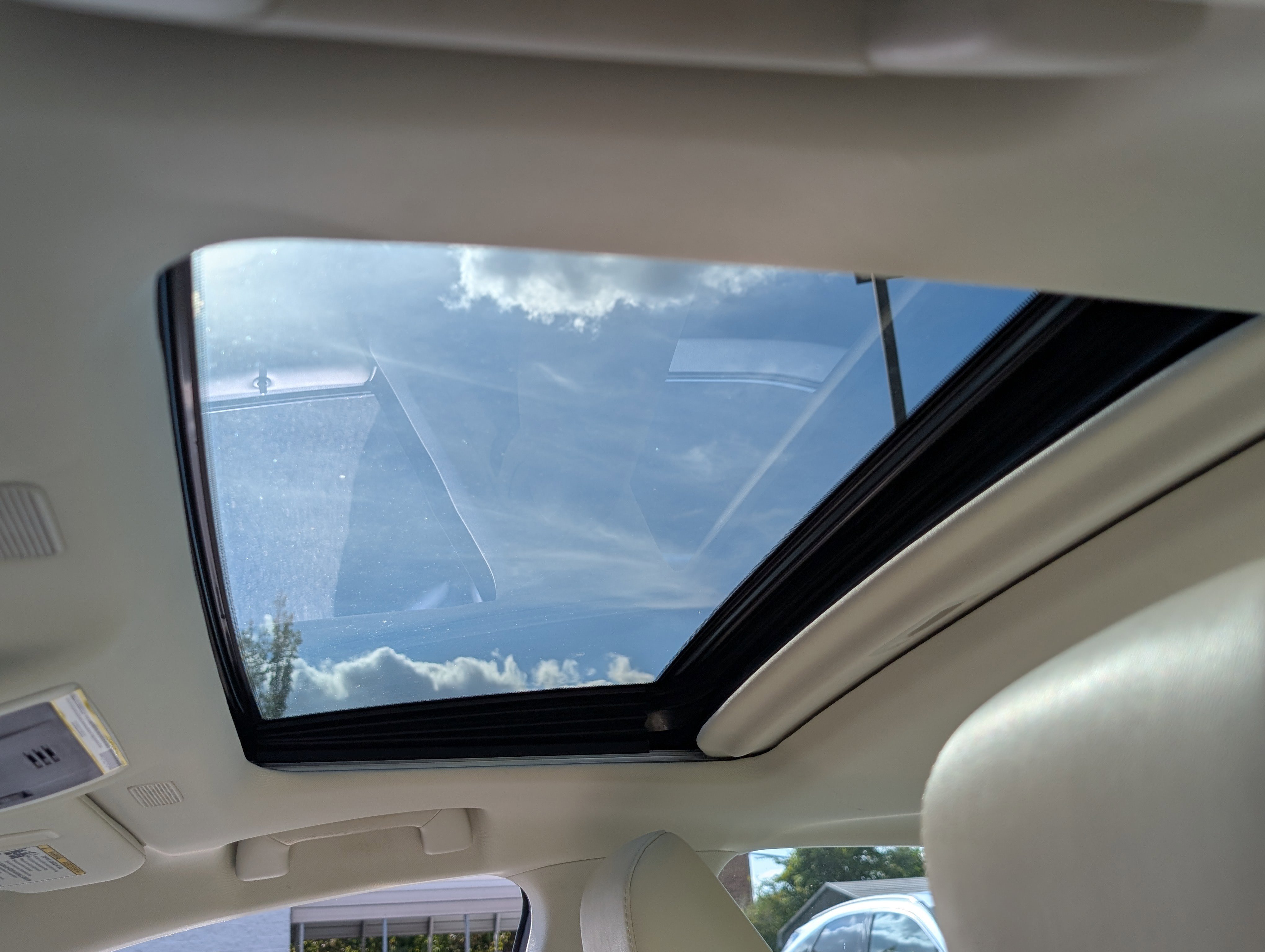 Certified 2022 Lexus ES 300h w/ Premium Package image 18