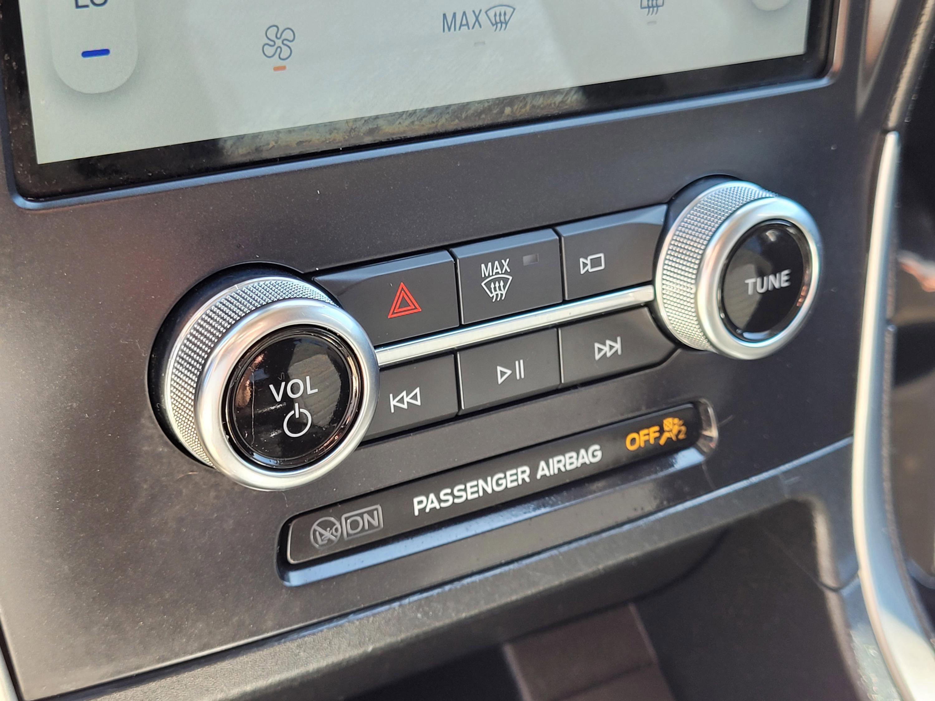 Certified 2024 Ford Edge SE w/ Cargo Accessory Package image 22