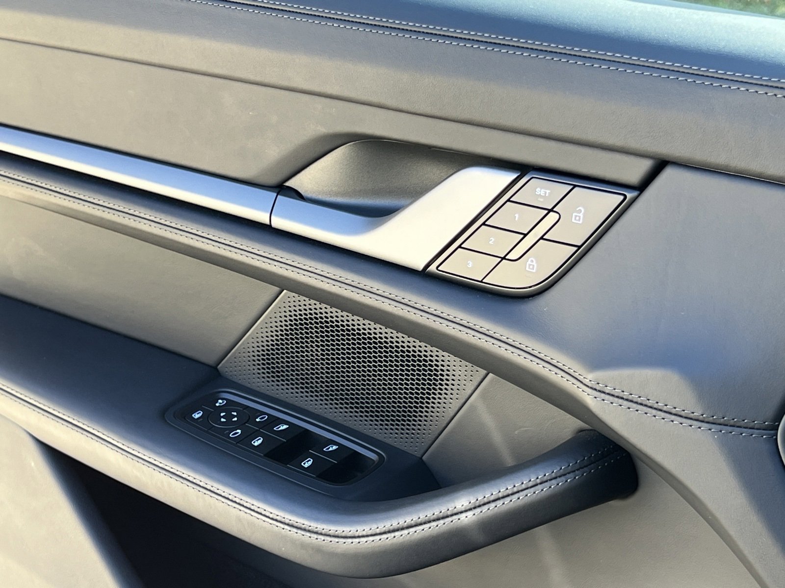 Certified 2025 Porsche Taycan image 30