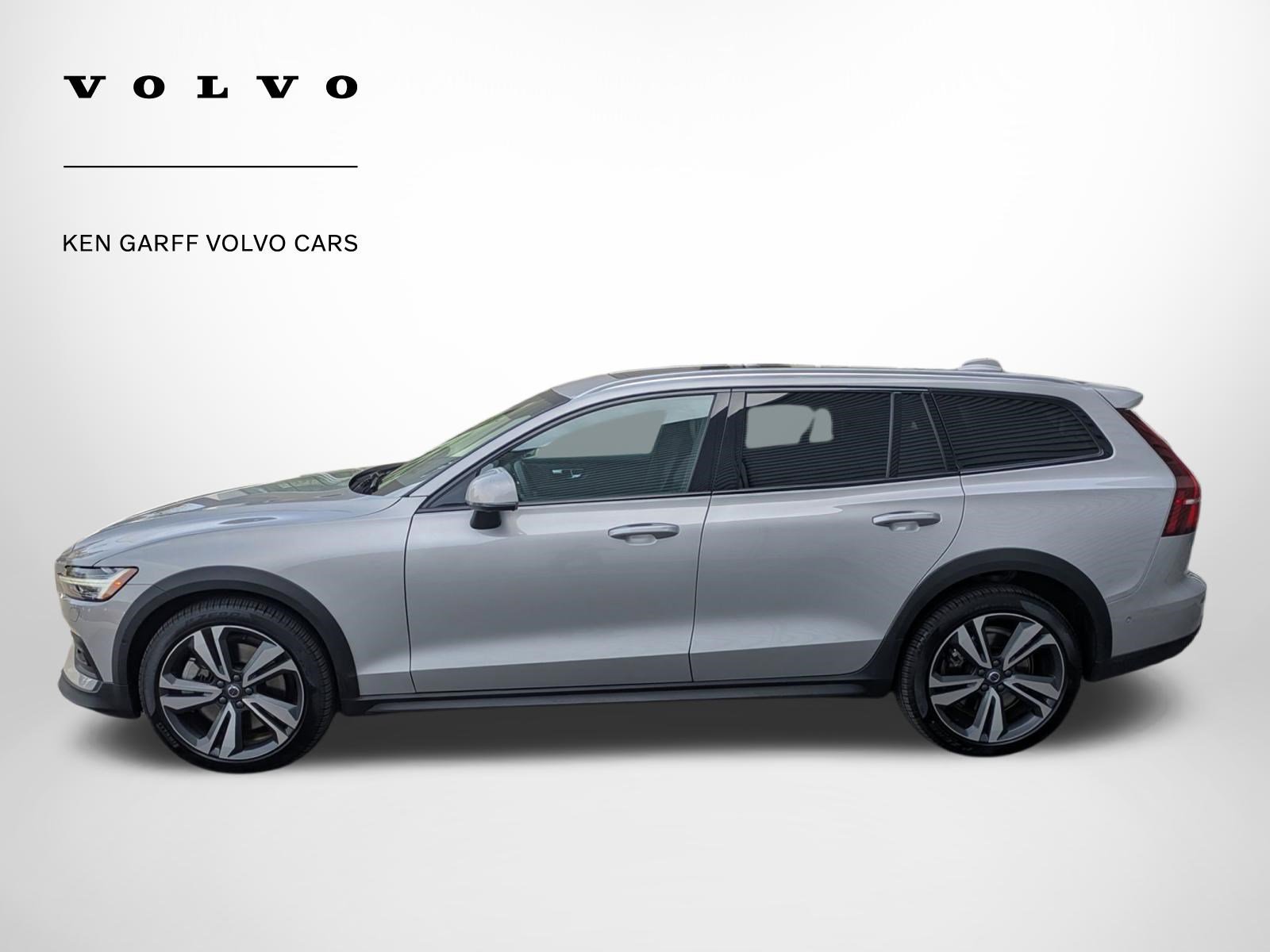 Used 2025 Volvo V60 B5 Cross Country Plus AWD/4WD image 7
