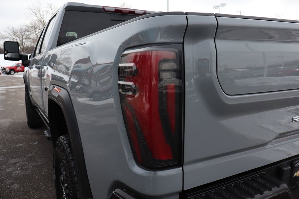 Used 2024 GMC Sierra 2500 AT4X image 41