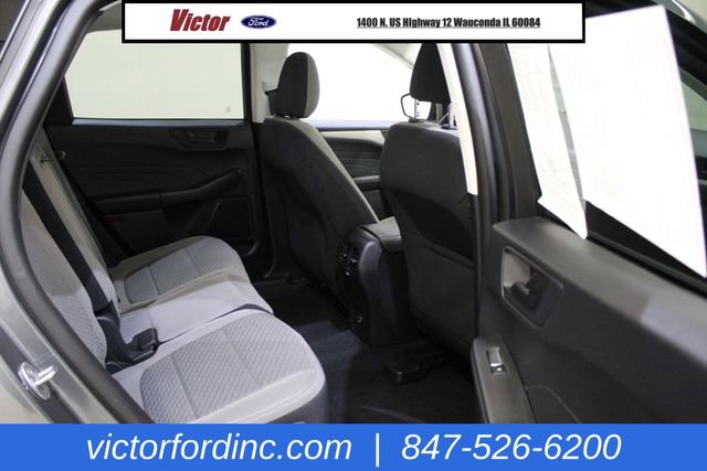 Used 2022 Ford Escape SE w/ SE Sport Appearance Package image 11