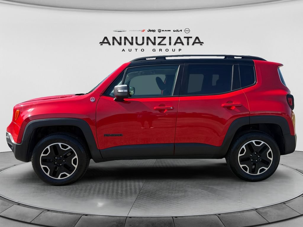 Used 2016 Jeep Renegade Trailhawk AWD/4WD image 2