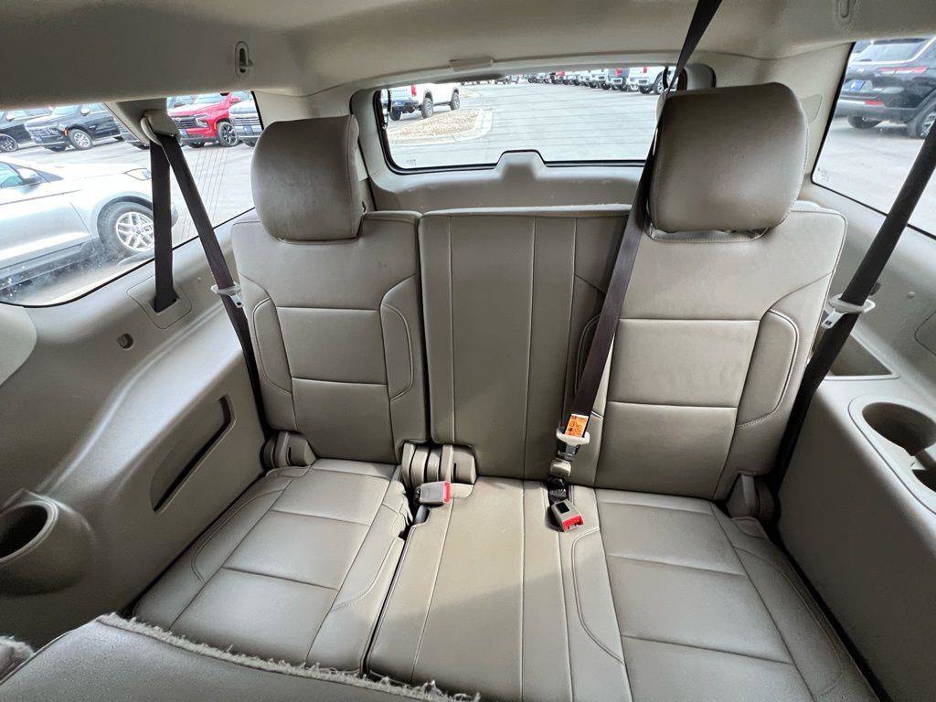 Used 2018 Chevrolet Suburban LT w/ LT Signature Package image 23