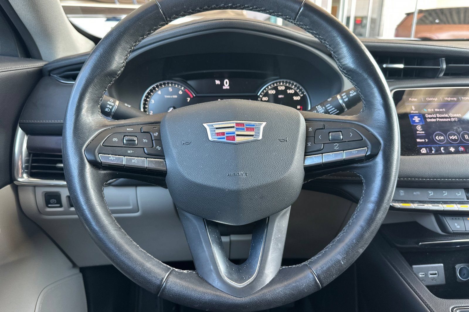 Used 2022 Cadillac XT4 Luxury w/ Cold Weather Package FWD image 30
