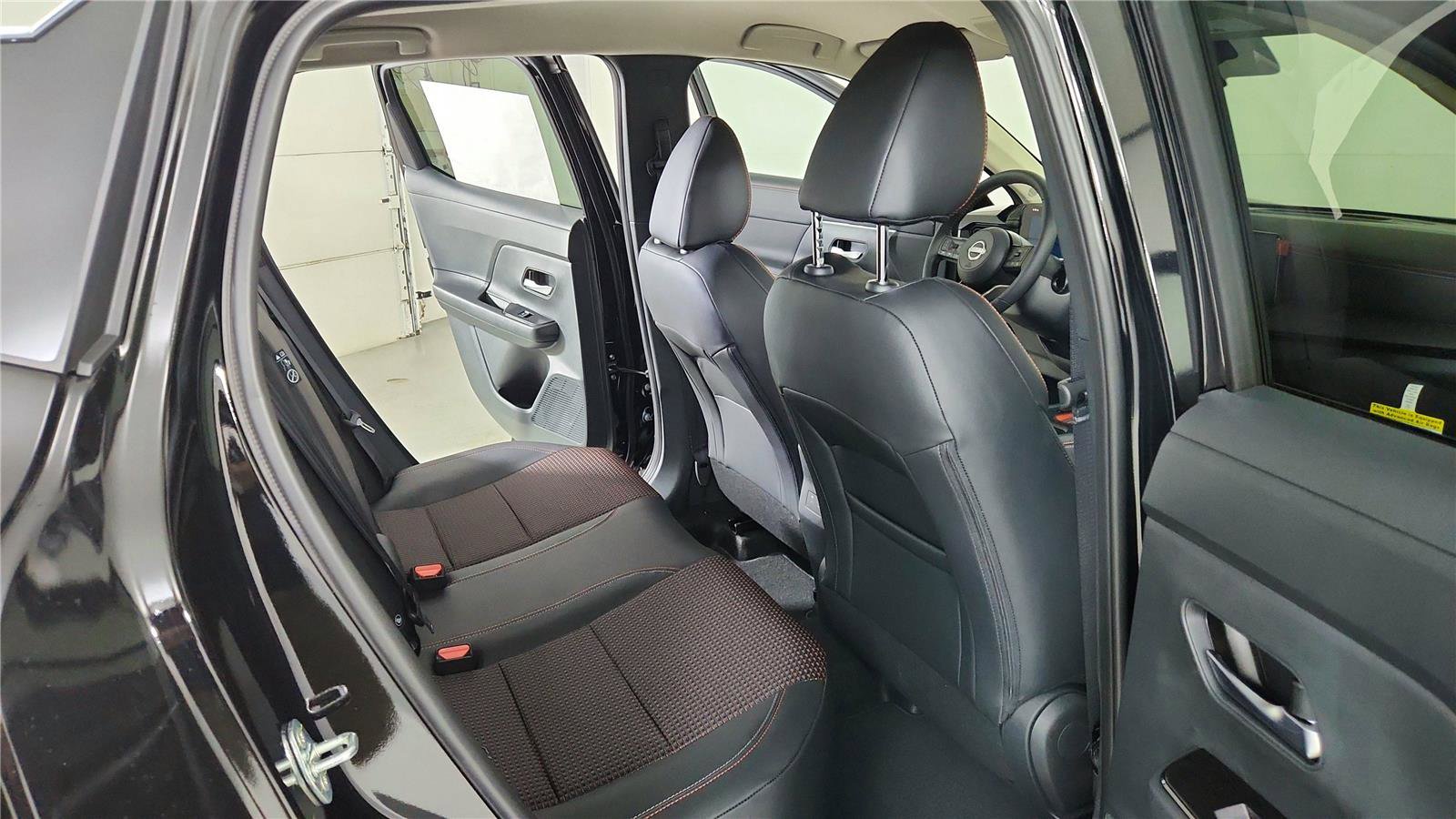 New 2026 Nissan Kicks SR w/ Cold Weather Package image 24