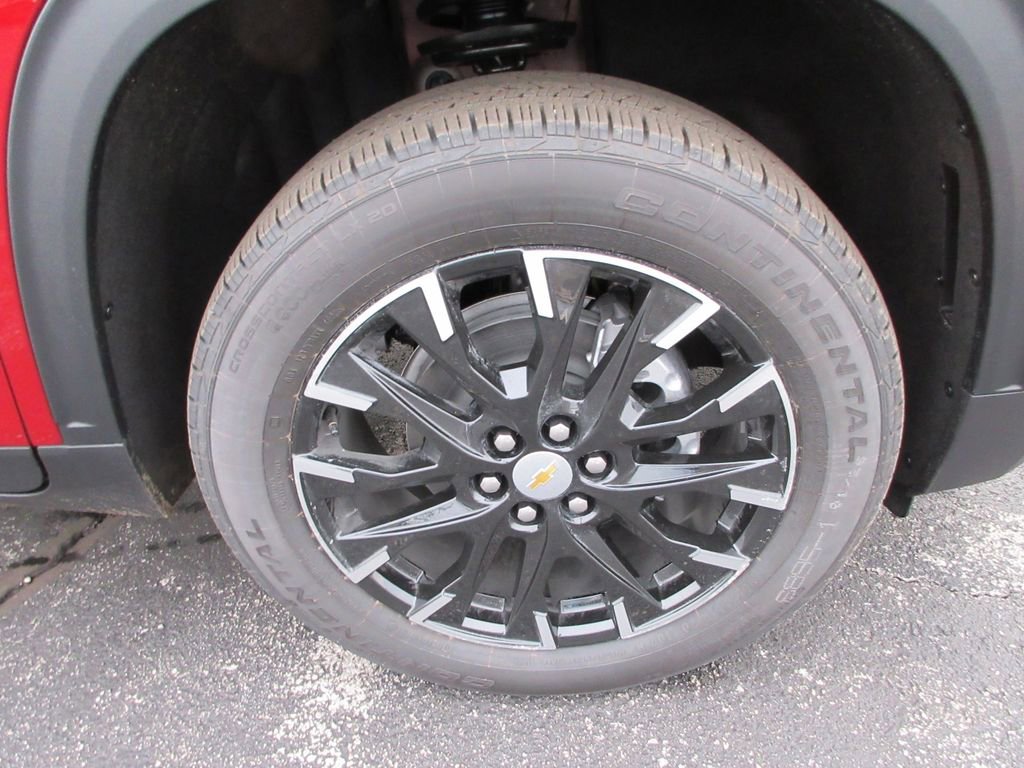 New 2026 Chevrolet Traverse LT w/ Sun and Wheel Package AWD/4WD image 9