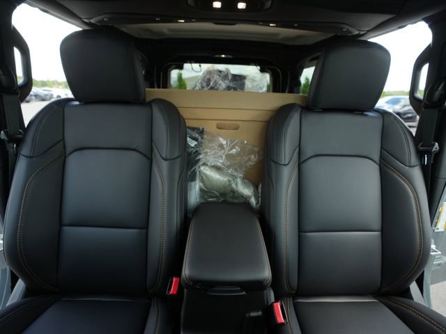 New 2026 Jeep Wrangler Unlimited Sahara AWD/4WD image 33