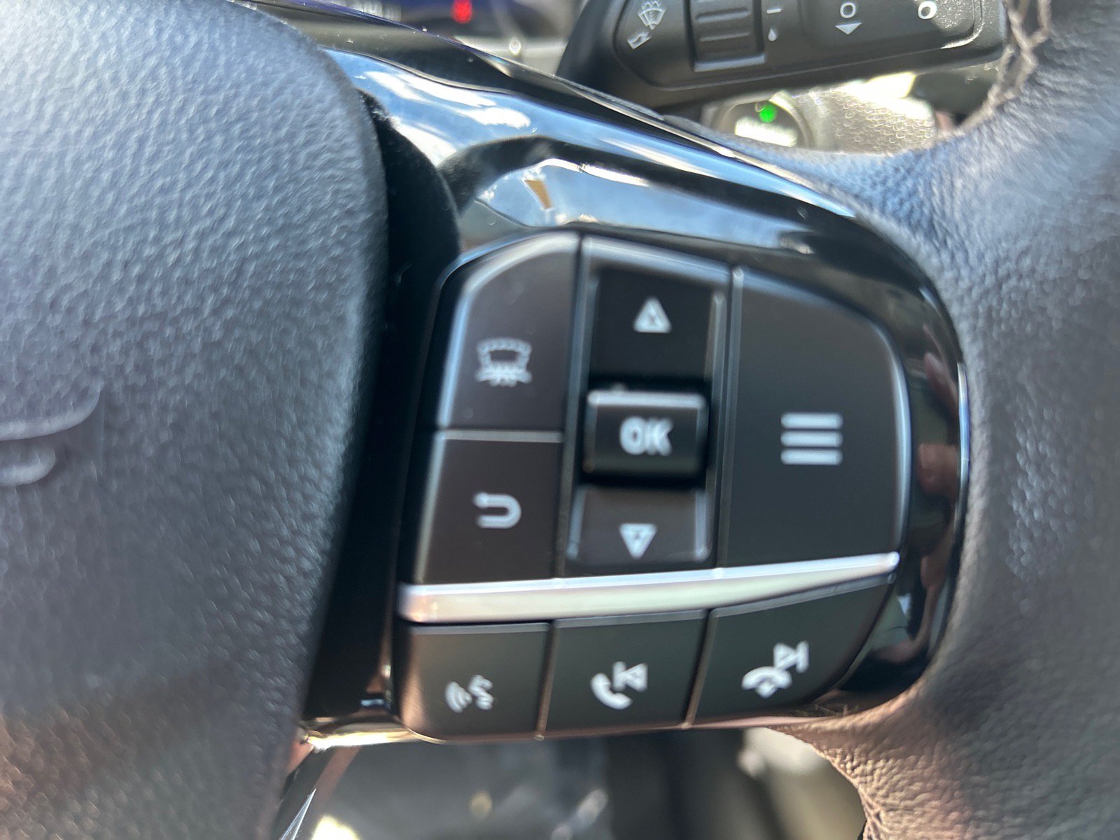 Certified 2022 Ford Escape Titanium w/ Titanium Premium Package FWD image 25