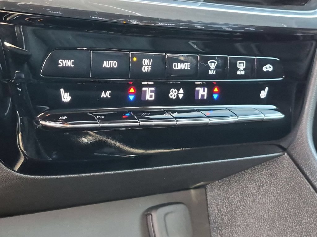 Used 2024 Buick Encore GX Avenir w/ Avenir Convenience Package AWD/4WD image 22