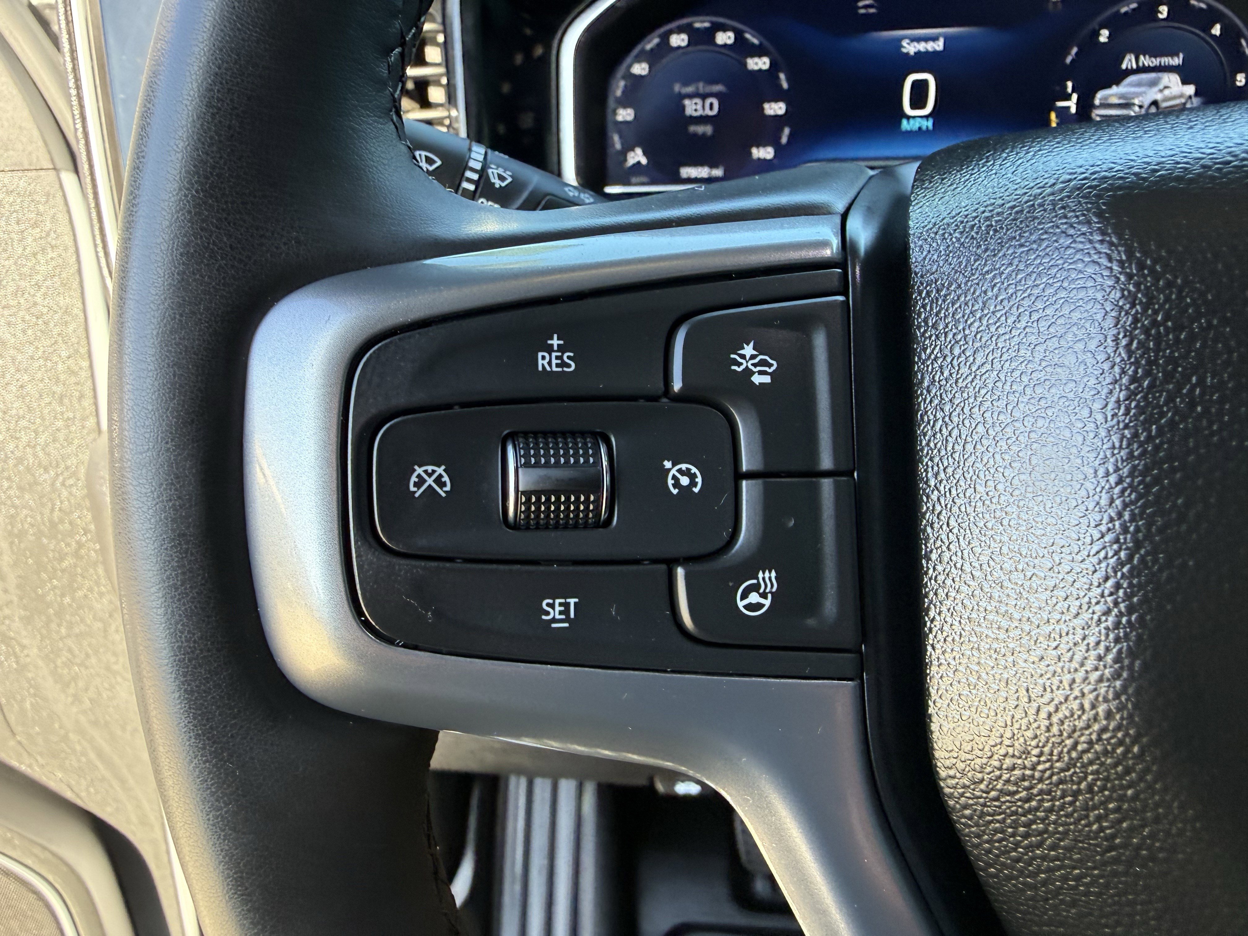 Used 2025 Chevrolet Silverado 1500 LT w/ Leather Package image 15