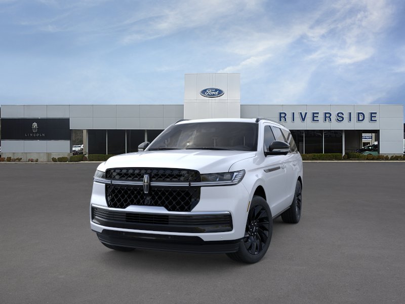 New 2026 Lincoln Navigator Reserve w/ Jet Appearance Package AWD/4WD image 2