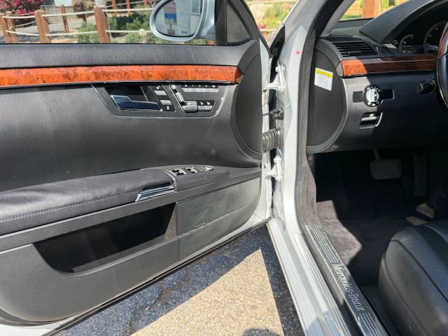 Used 2009 Mercedes-Benz S 550 image 32
