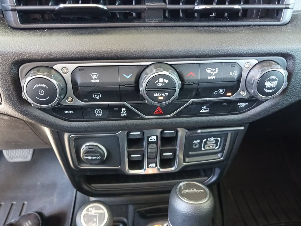 Used 2025 Jeep Gladiator Sport AWD/4WD image 24
