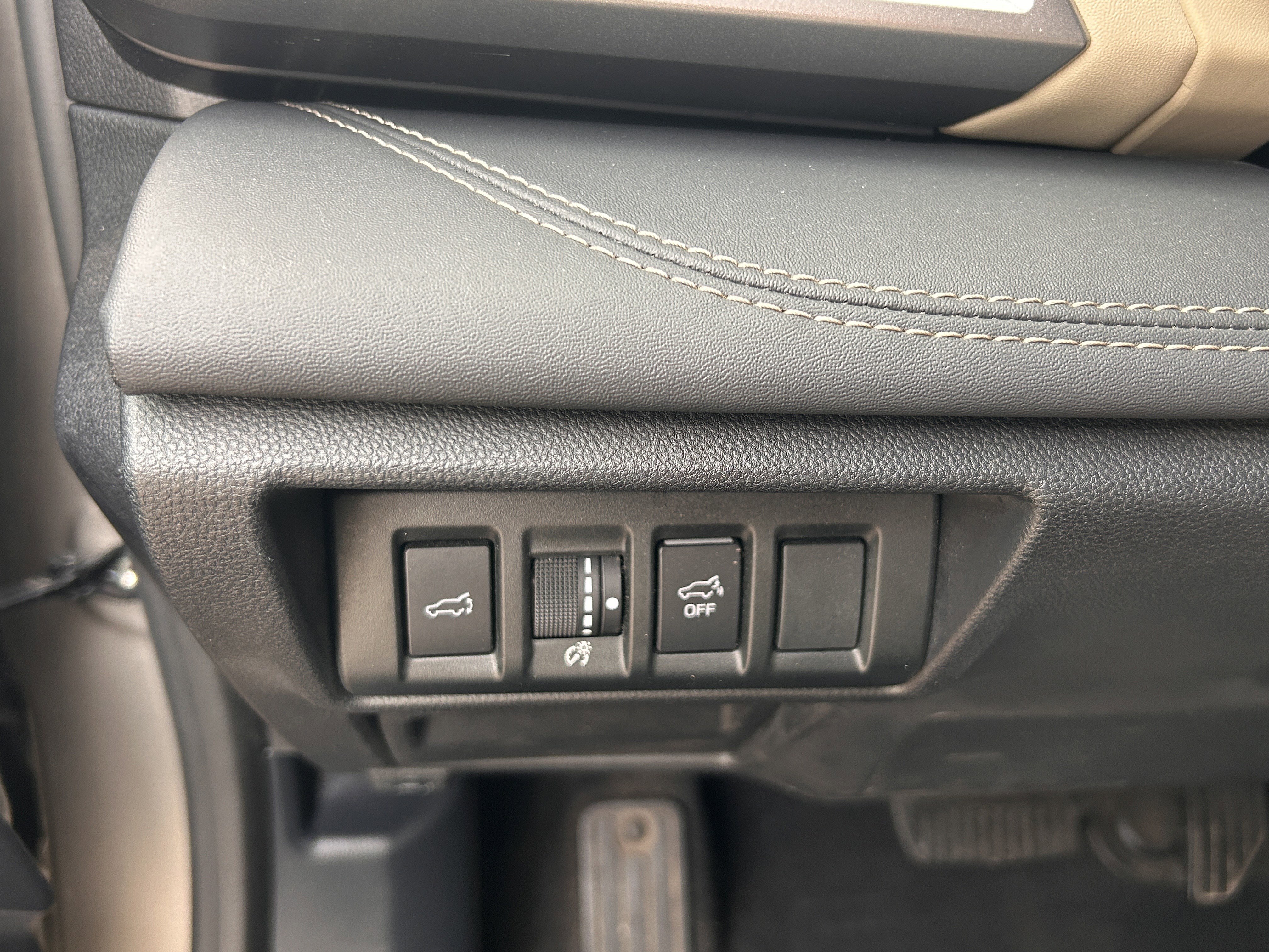 Used 2020 Subaru Outback Limited image 19