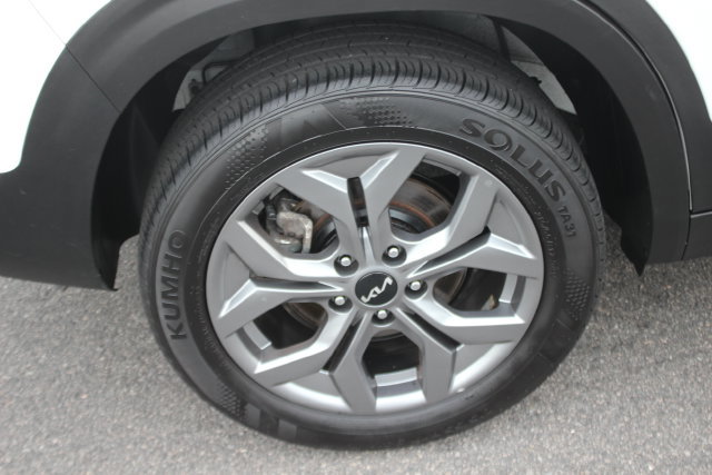 Used 2025 Kia Seltos LX AWD/4WD image 35