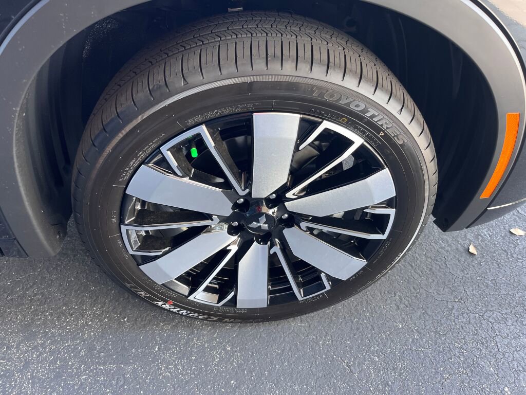 New 2025 Mitsubishi Outlander AWD image 34