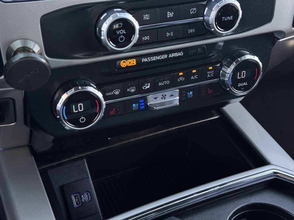 Used 2022 Ford F250 Lariat w/ Lariat Value Package image 22