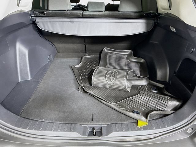Certified 2021 Toyota RAV4 XLE FWD image 24