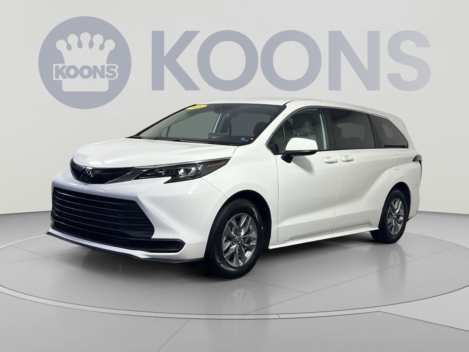 Used 2025 Toyota Sienna LE