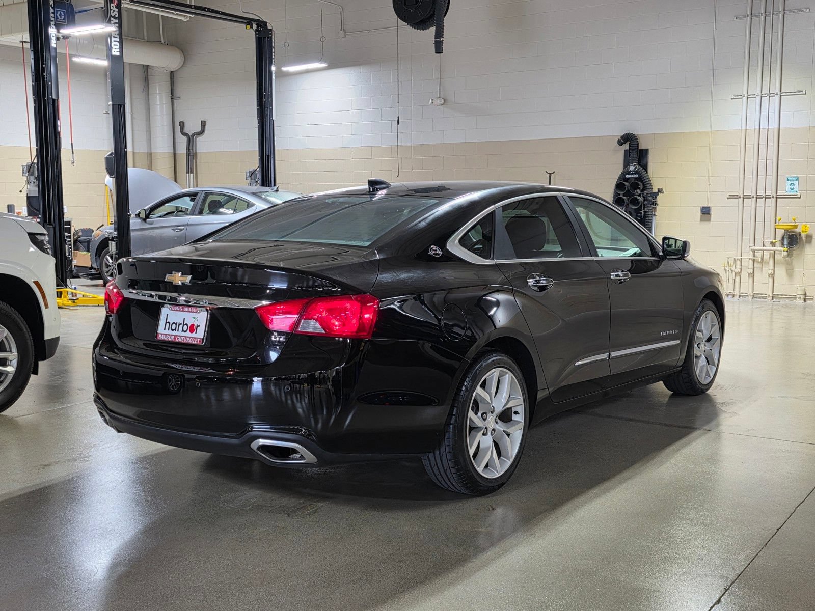 Used 2015 Chevrolet Impala LTZ FWD image 7