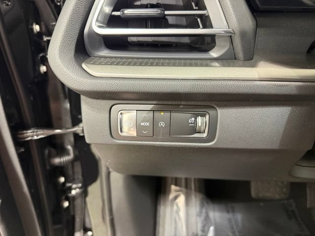 New 2026 Chevrolet Traverse LT w/ Midnight/Sport Edition FWD image 18