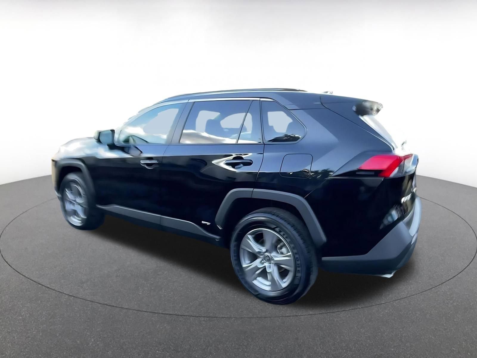 Used 2025 Toyota RAV4 LE image 10