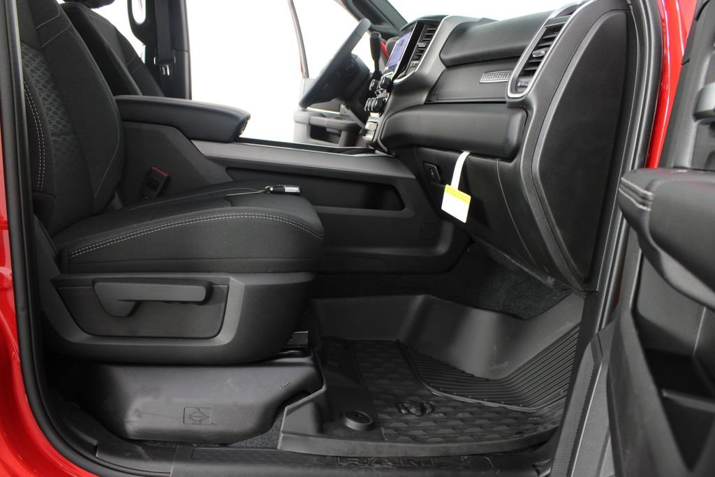 New 2026 RAM 2500 Big Horn AWD/4WD image 19