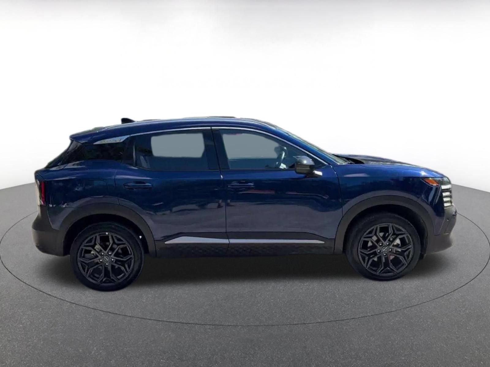 Used 2026 Nissan Kicks SR FWD image 15