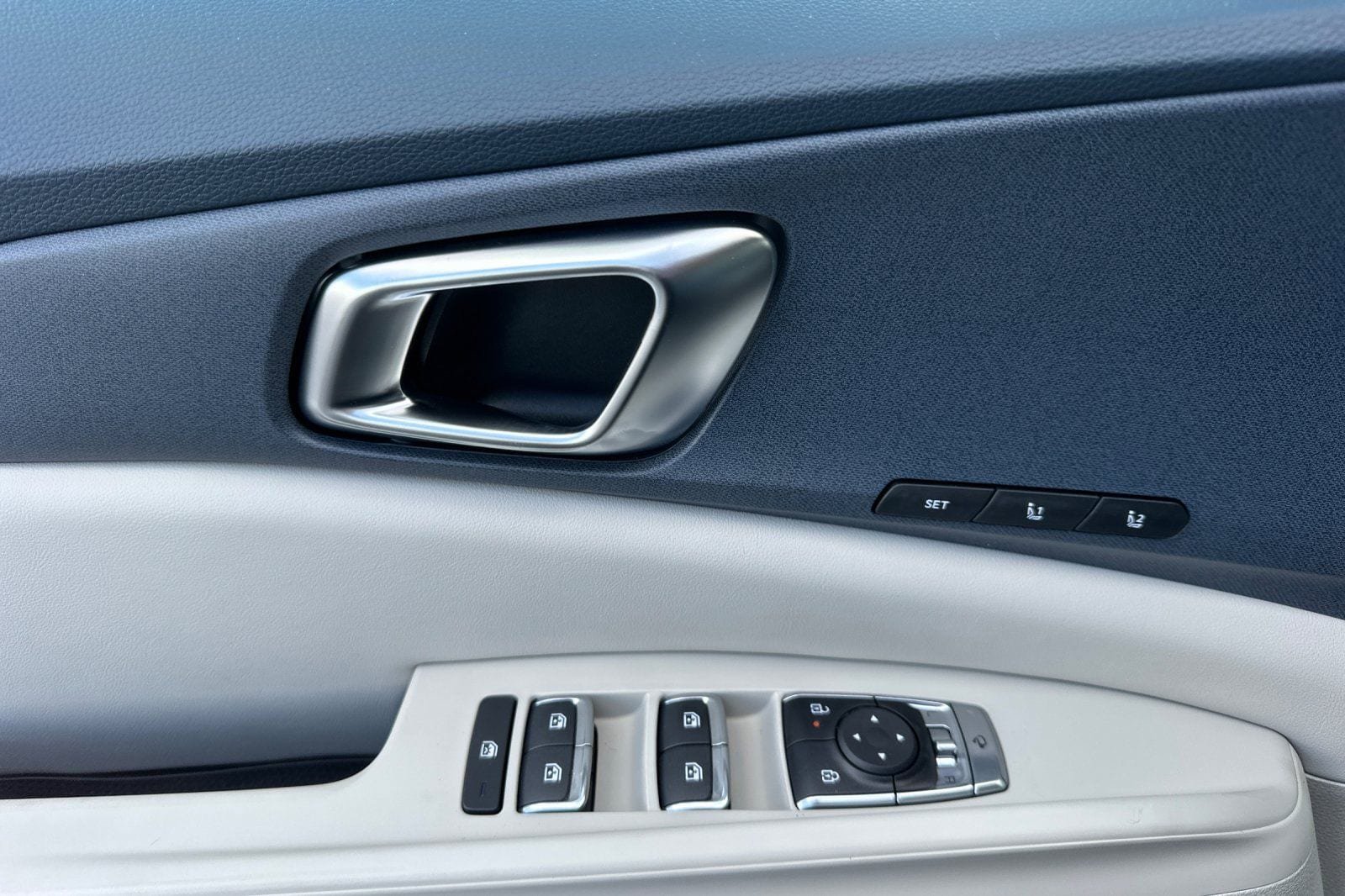 New 2026 Kia Carnival EX FWD image 11