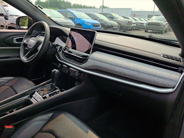 Certified 2024 Jeep Compass Latitude AWD/4WD image 11