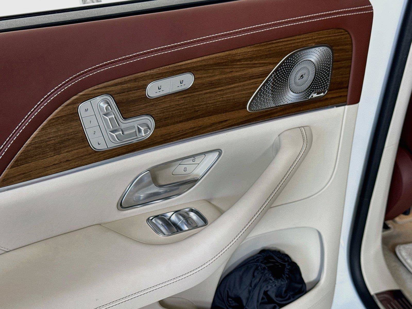 Used 2025 Mercedes-Benz Maybach GLS 600 4MATIC image 27
