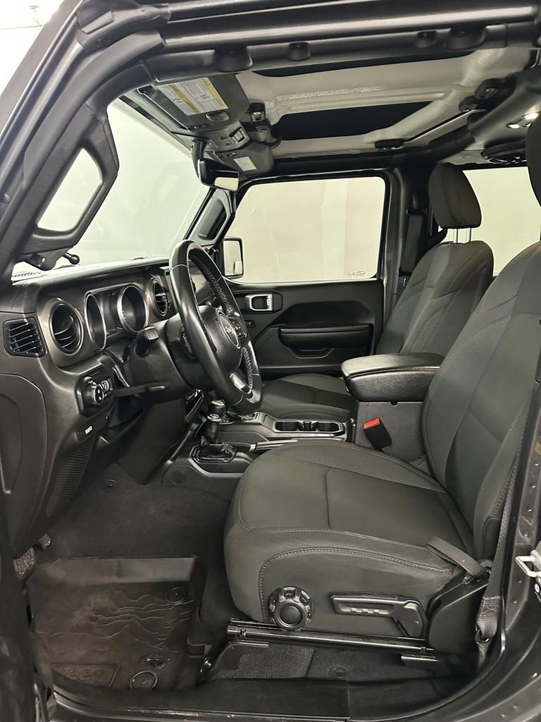 Used 2022 Jeep Gladiator Willys image 11